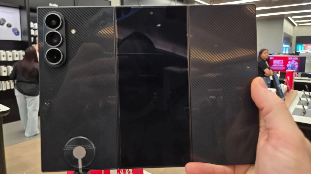 تقاضای بی‌سابقه برای گلکسی زد ترای فولد سامسونگ، غول کره‌ای را با چالش تامین مواجه کرد